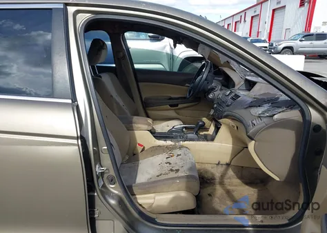 2010 Honda Accord 2.4 Lx z USA, uszkodzony, nr VIN 1HGCP2F32AA111569